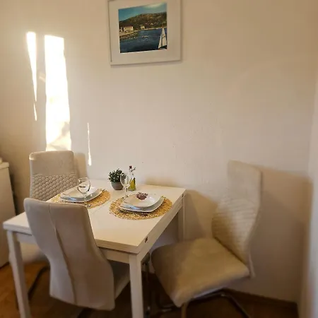 Apartament Viniska *